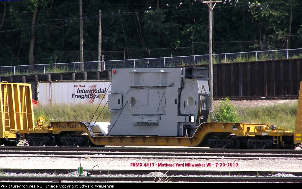 P+H Harnischfeger component on their special-duty 8-truck flat less than two miles from the plant